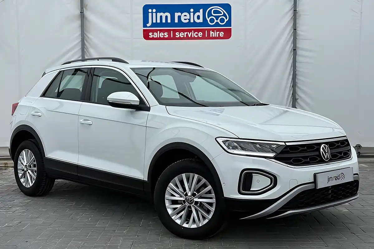 Used 2024 Volkswagen T-Roc Life White - Front View