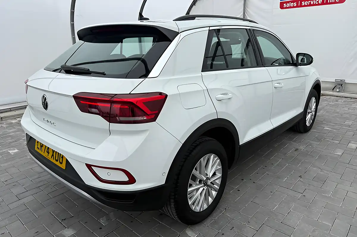 Used 2024 Volkswagen T-Roc Life White - Interior and Exterior details 14