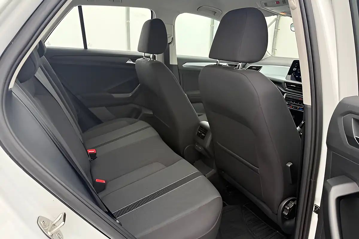 Used 2024 Volkswagen T-Roc Life White - Interior and Exterior details 16