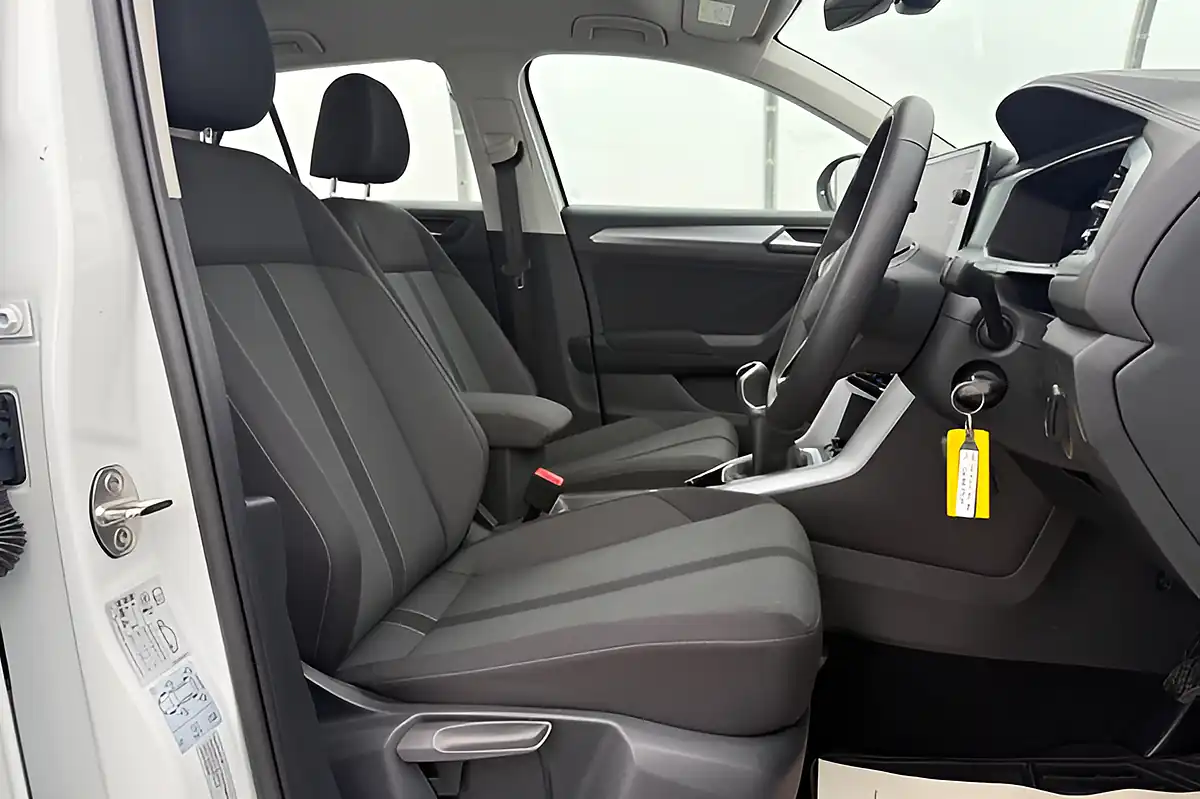 Used 2024 Volkswagen T-Roc Life White - Interior and Exterior details 20