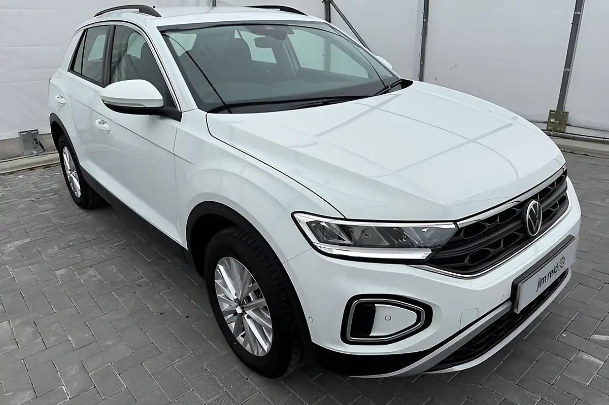 Used 2024 Volkswagen T-Roc Life White - Interior and Exterior details 5