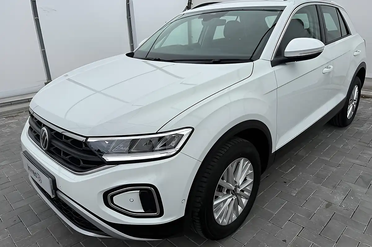 Used 2024 Volkswagen T-Roc Life White - Interior and Exterior details 6