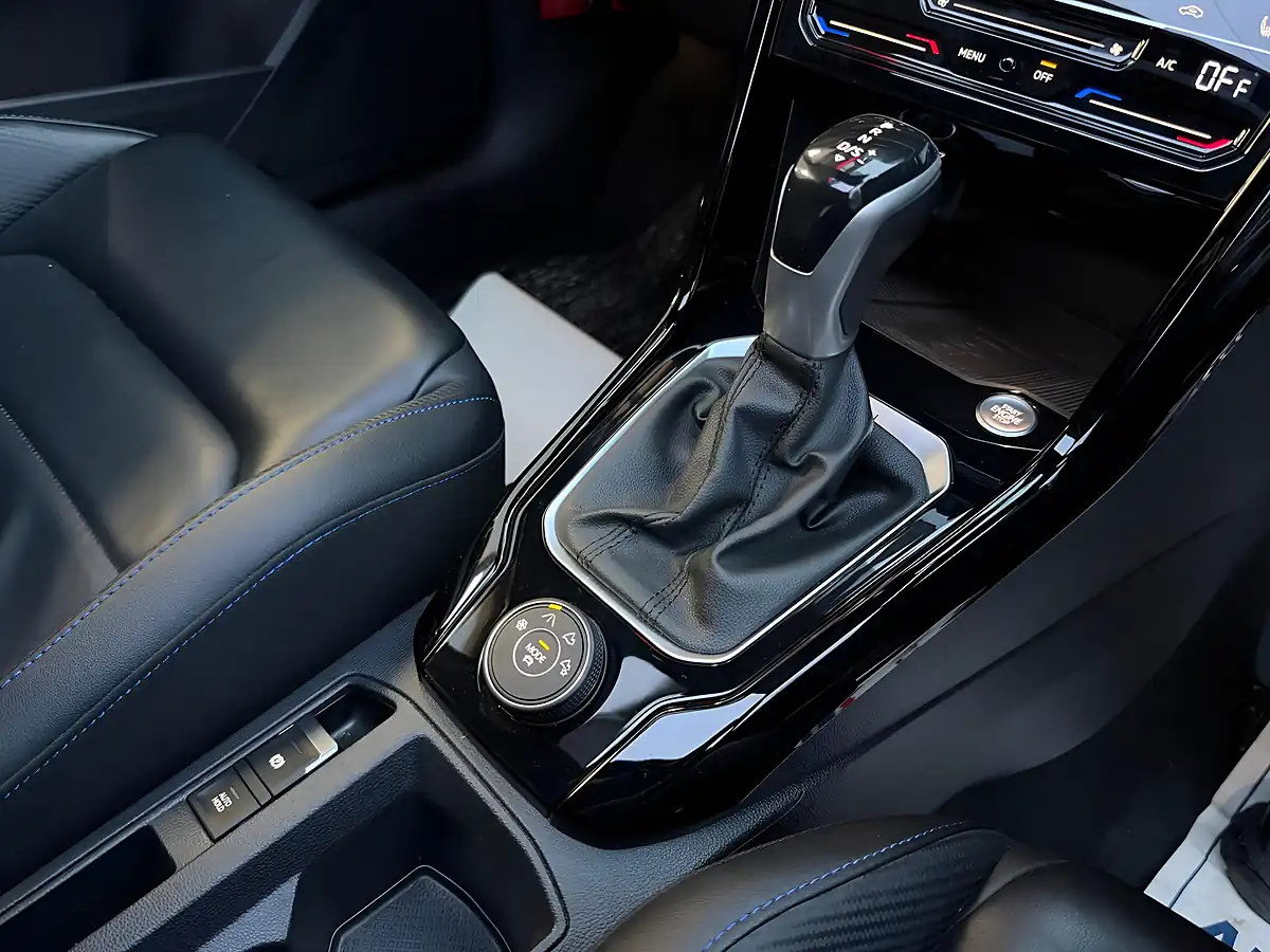 Used 2024 Volkswagen T-Roc R Black - Interior and Exterior details 13