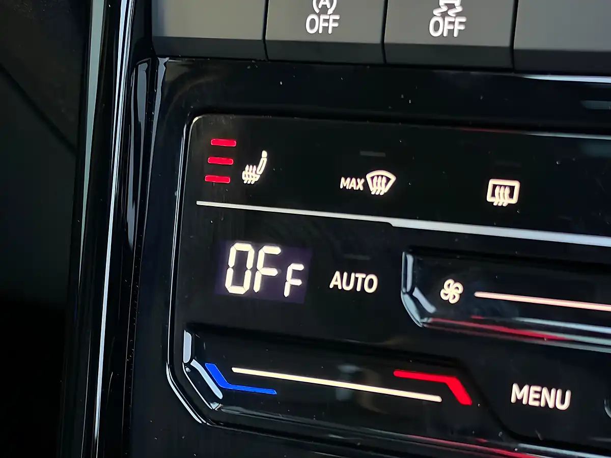 Used 2024 Volkswagen T-Roc R Black - Interior and Exterior details 14
