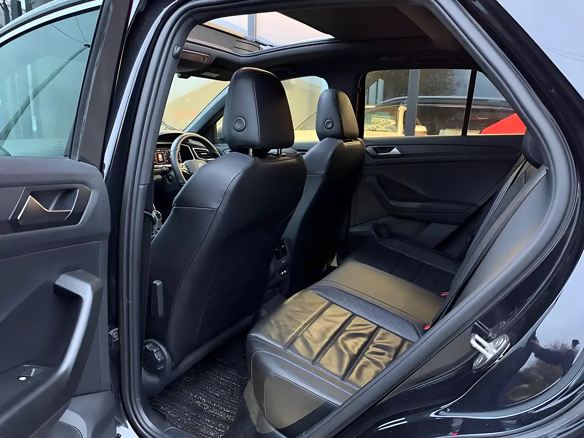 Used 2024 Volkswagen T-Roc R Black - Interior and Exterior details 18