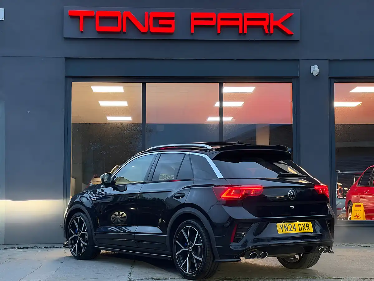 Used 2024 Volkswagen T-Roc R Black - Interior and Exterior details 5