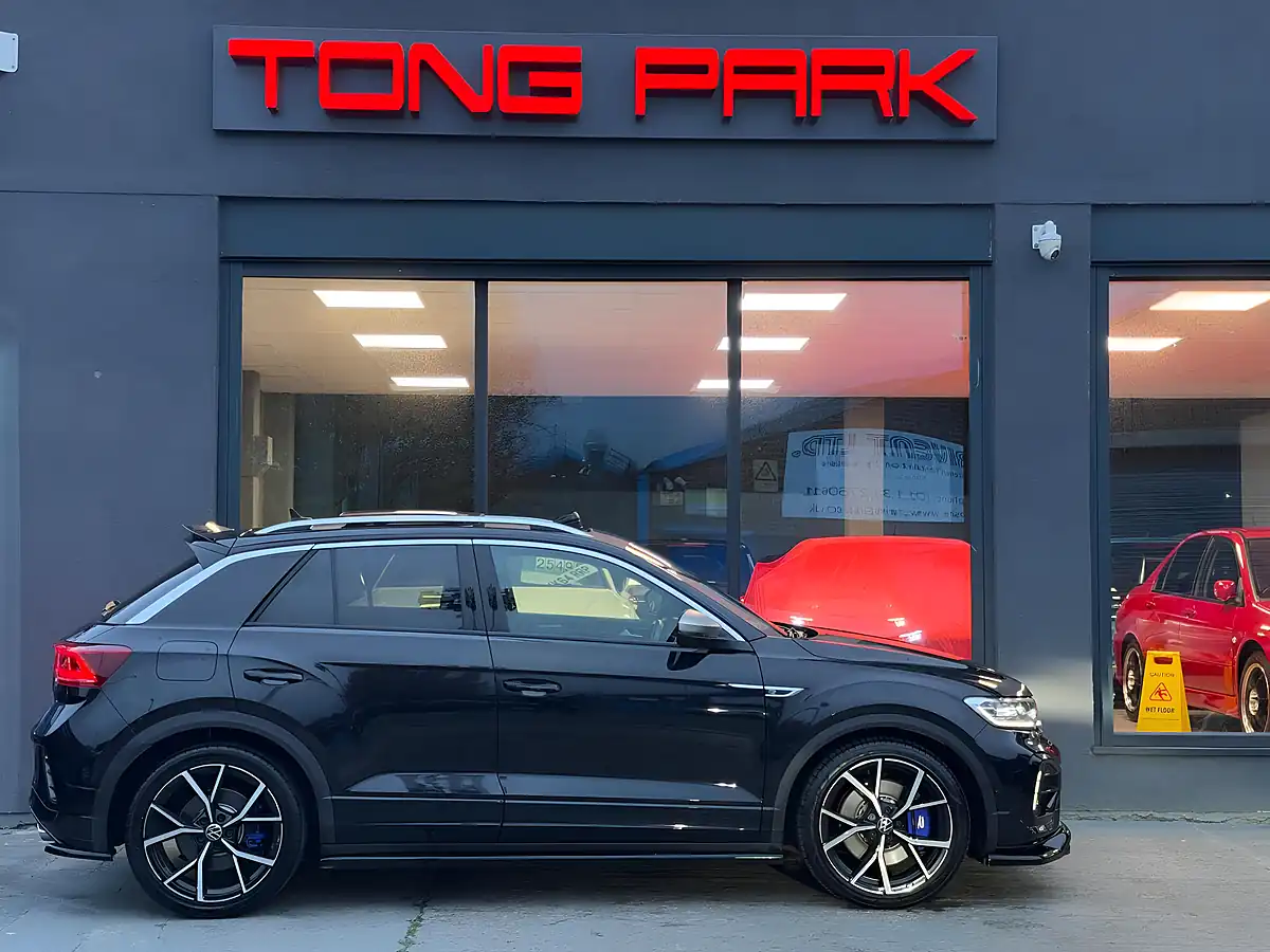 Used 2024 Volkswagen T-Roc R Black - Interior and Exterior details 7