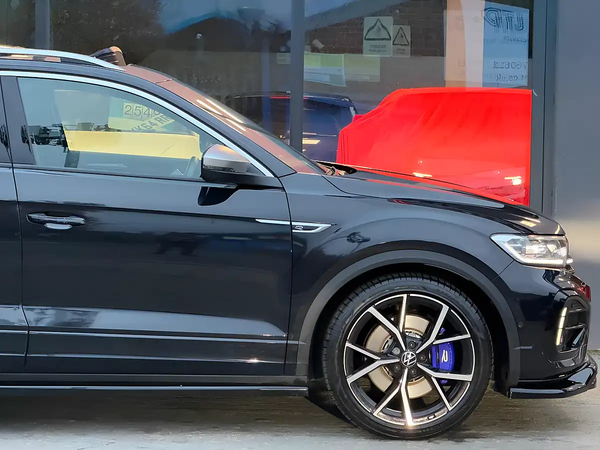 Used 2024 Volkswagen T-Roc R Black - Interior and Exterior details 9