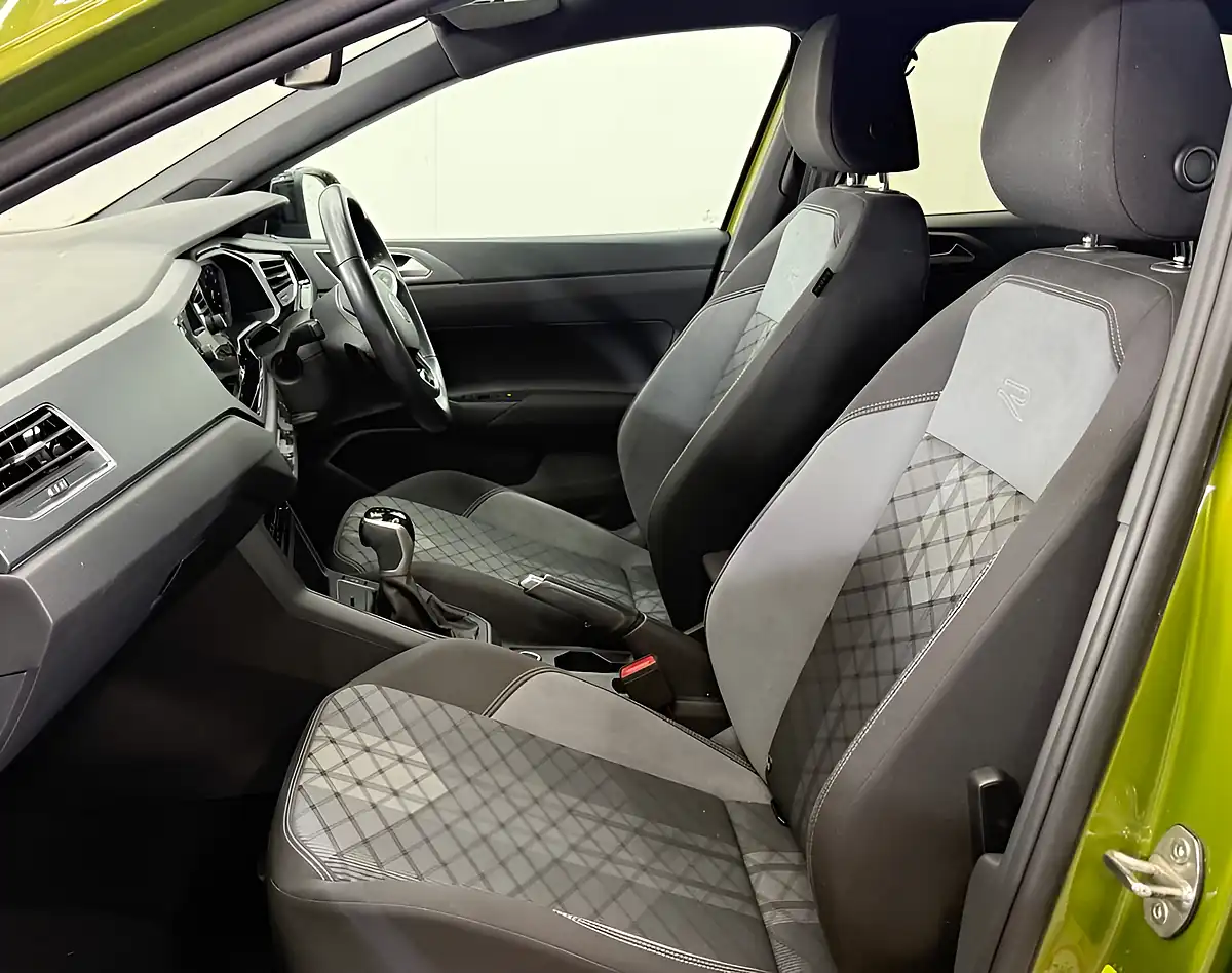 Used 2024 Volkswagen Taigo R-Line Green - Interior and Exterior details 13