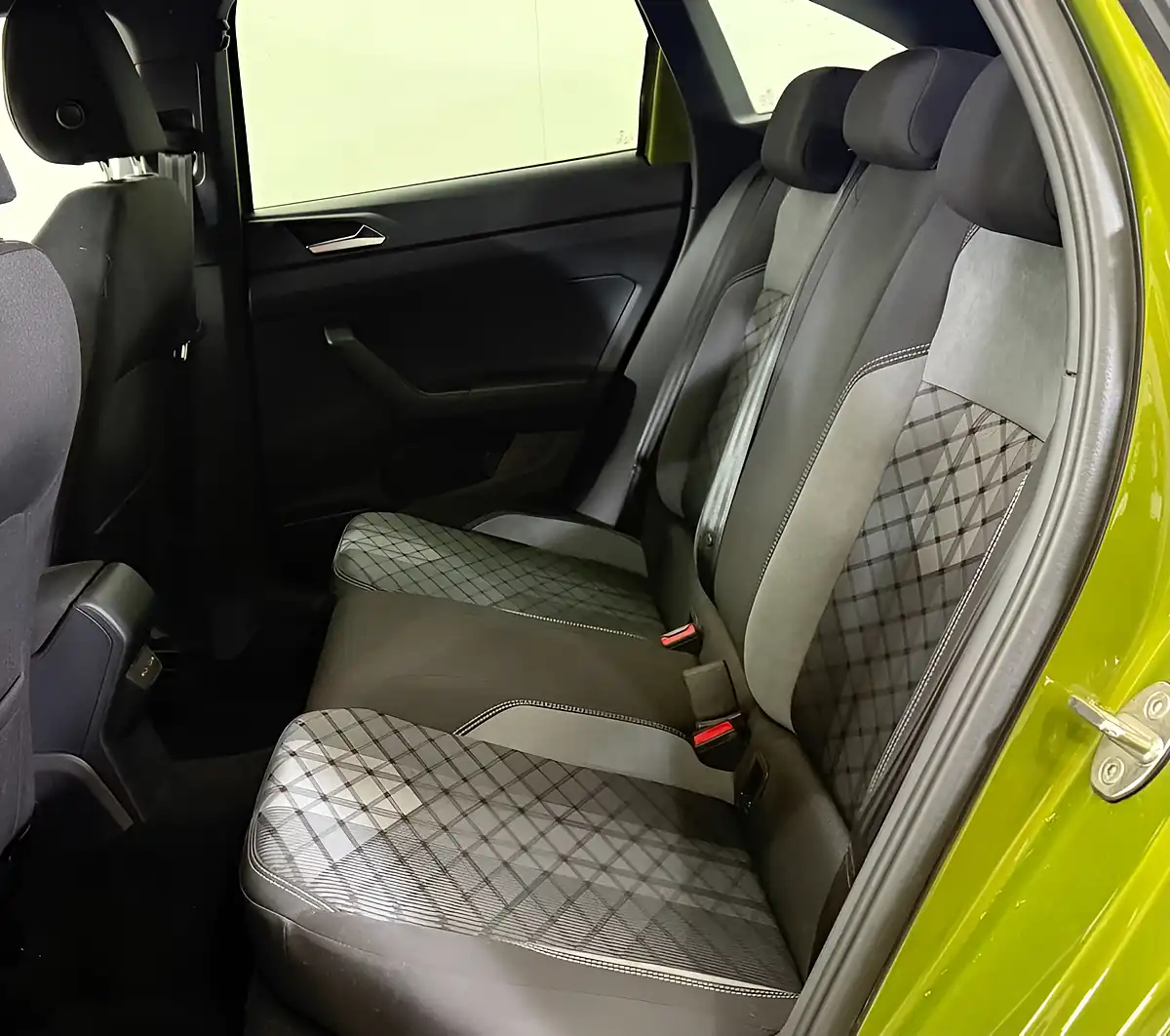 Used 2024 Volkswagen Taigo R-Line Green - Interior and Exterior details 14
