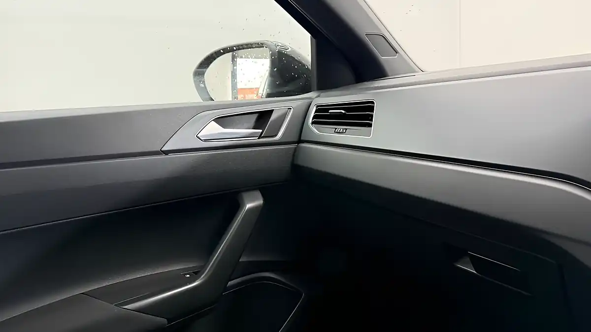 Used 2024 Volkswagen Taigo R-Line Green - Interior and Exterior details 15