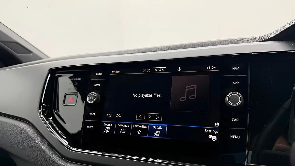 Used 2024 Volkswagen Taigo R-Line Green - Interior and Exterior details 17
