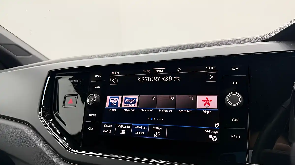 Used 2024 Volkswagen Taigo R-Line Green - Interior and Exterior details 19