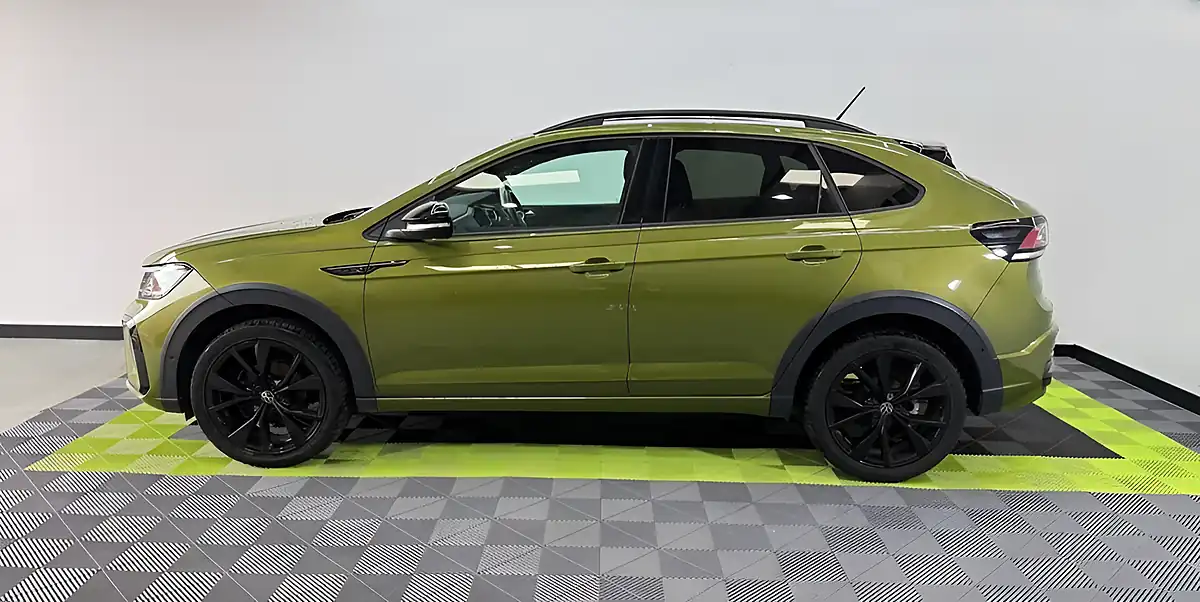 Used 2024 Volkswagen Taigo R-Line Green - Interior and Exterior details 7