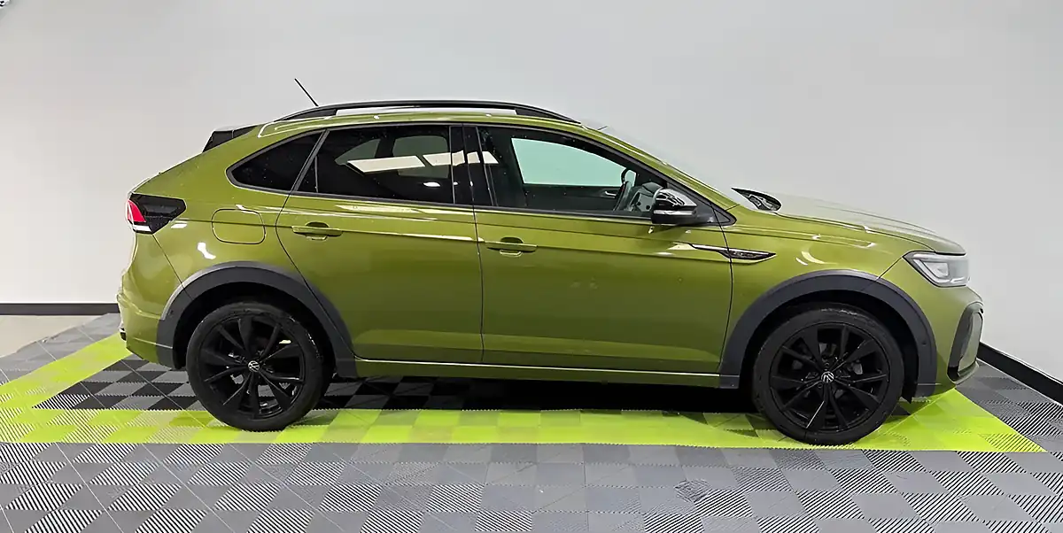 Used 2024 Volkswagen Taigo R-Line Green - Interior and Exterior details 8