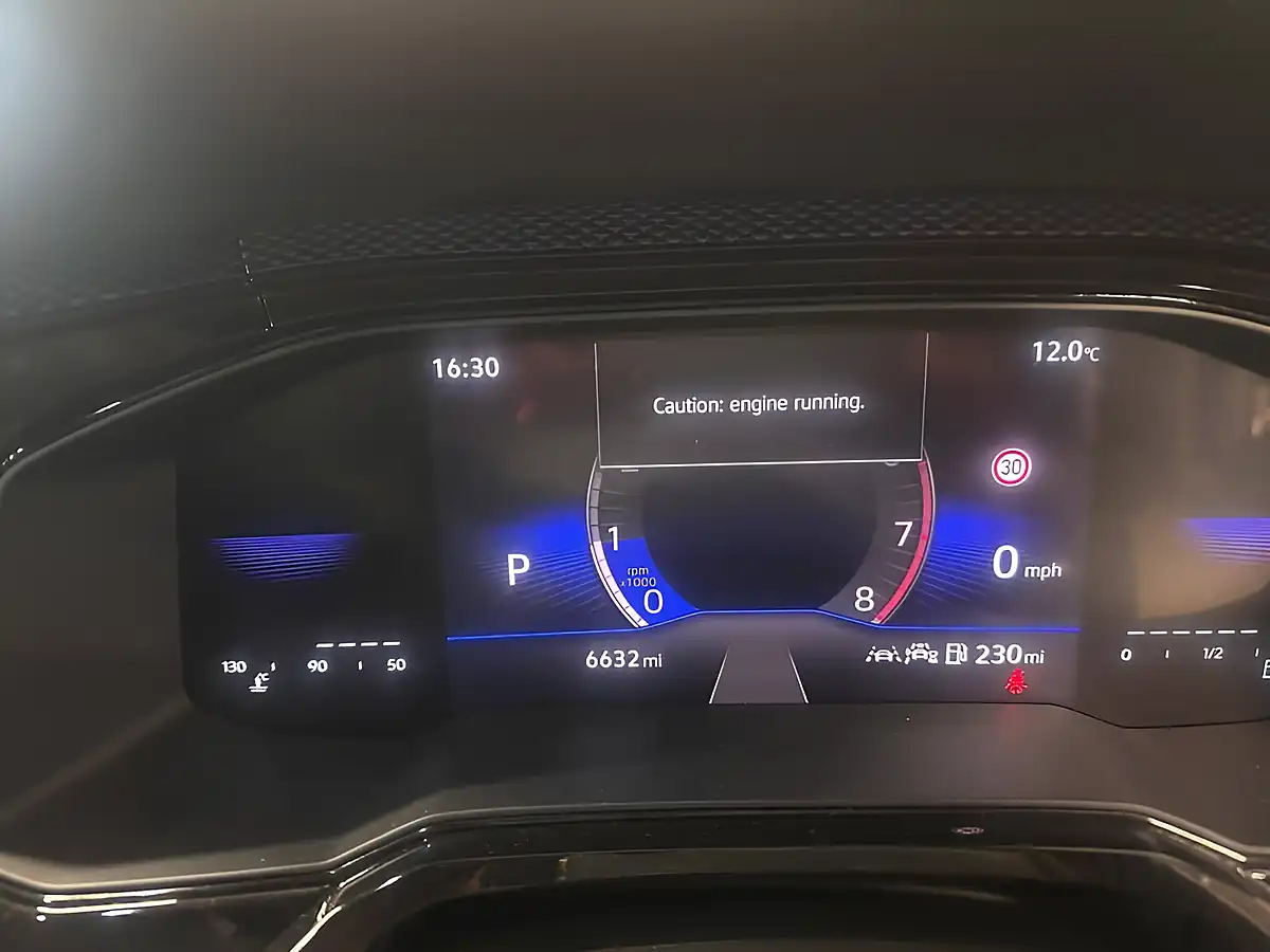 Used 2024 Volkswagen Tiago Life Green Metallic - Interior and Exterior details 8