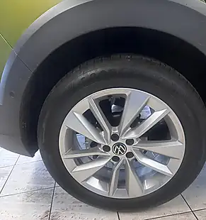 Used 2024 Volkswagen Tiago Life Green Metallic - Interior and Exterior details 9