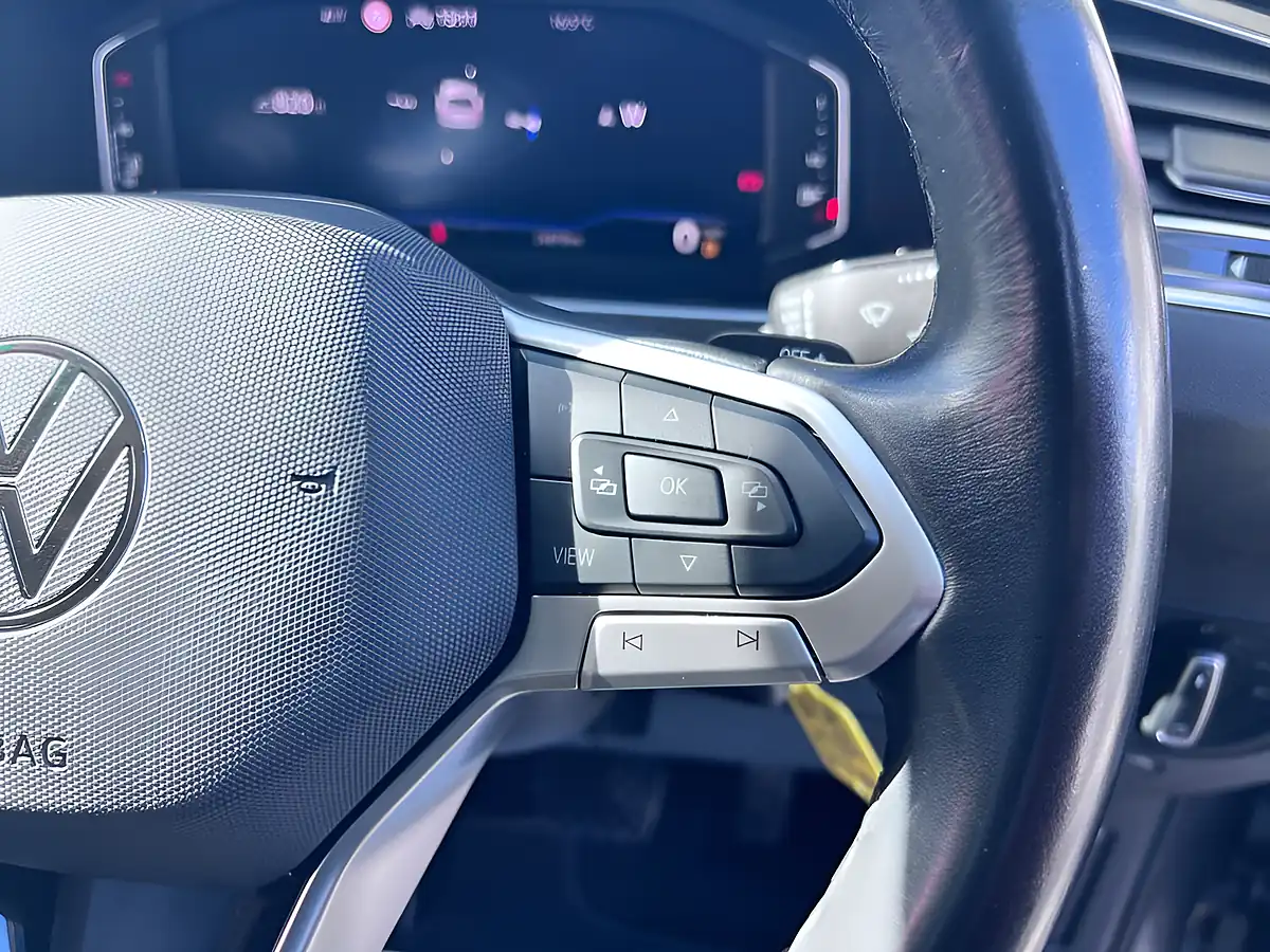 Used 2024 Volkswagen Tiguan Allspace Life Grey - Interior and Exterior details 10