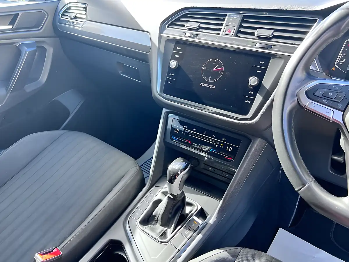 Used 2024 Volkswagen Tiguan Allspace Life Grey - Interior and Exterior details 11