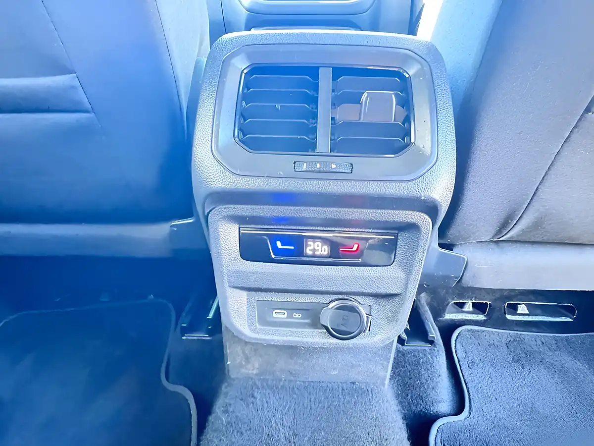 Used 2024 Volkswagen Tiguan Allspace Life Grey - Interior and Exterior details 15