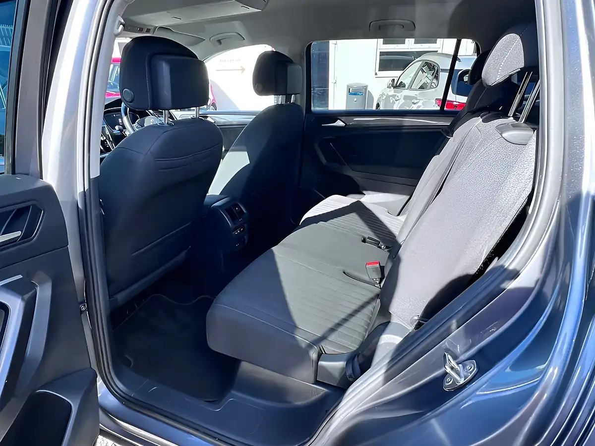 Used 2024 Volkswagen Tiguan Allspace Life Grey - Interior and Exterior details 18