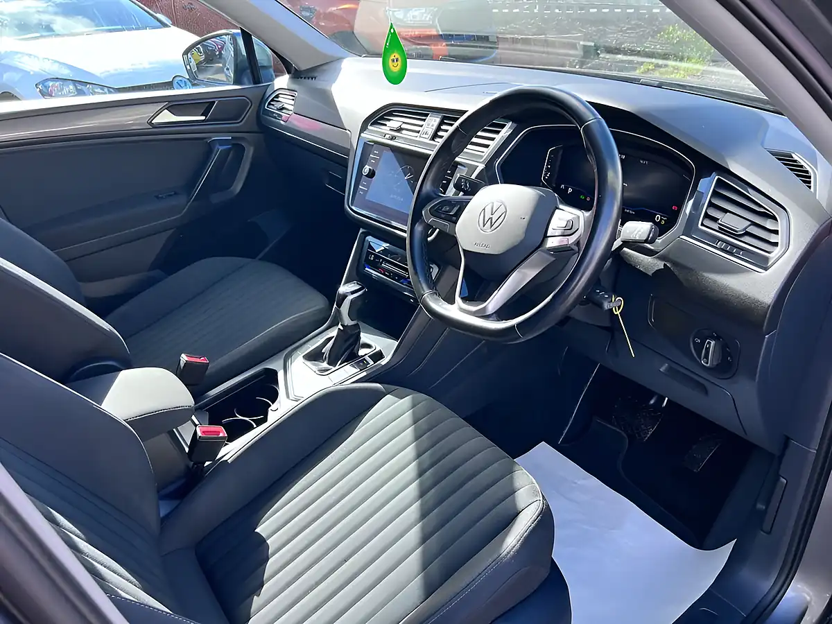 Used 2024 Volkswagen Tiguan Allspace Life Grey - Interior and Exterior details 9