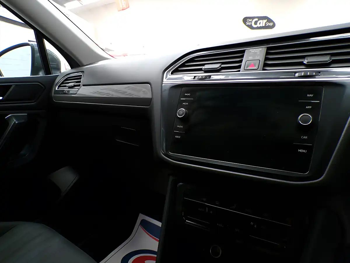 Used 2024 Volkswagen Tiguan Allspace Life Grey - Interior and Exterior details 16