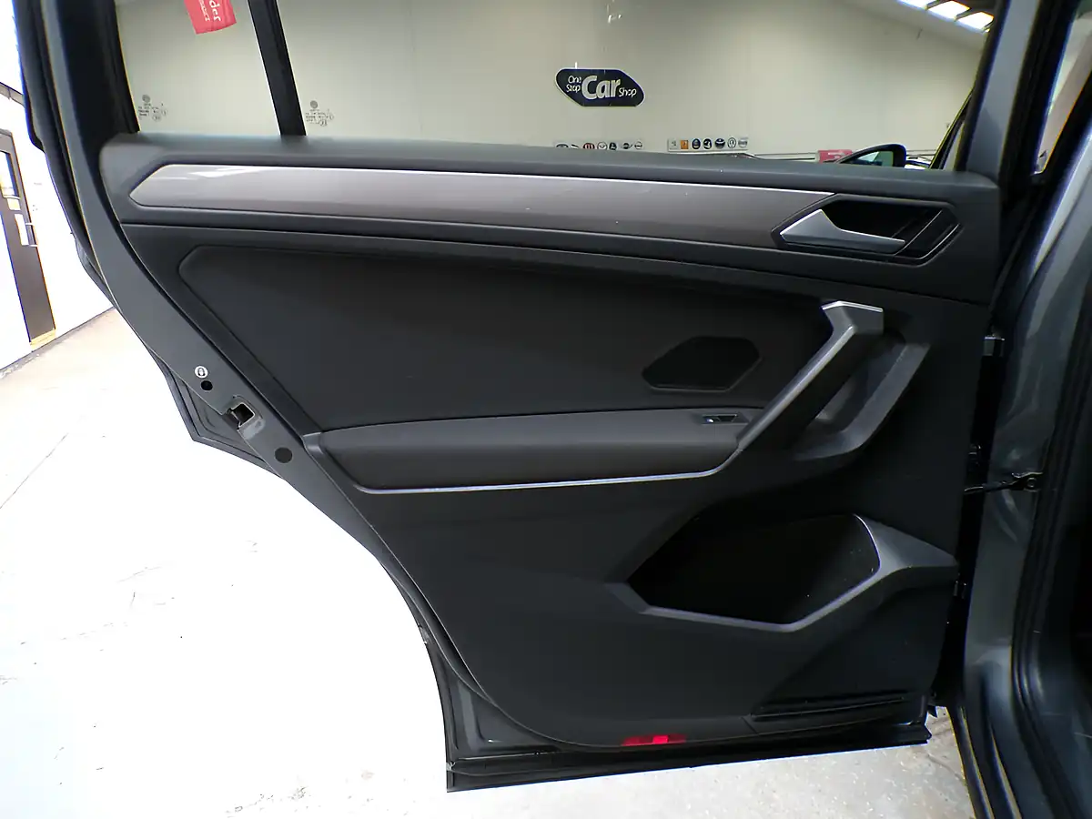 Used 2024 Volkswagen Tiguan Allspace Life Grey - Interior and Exterior details 17