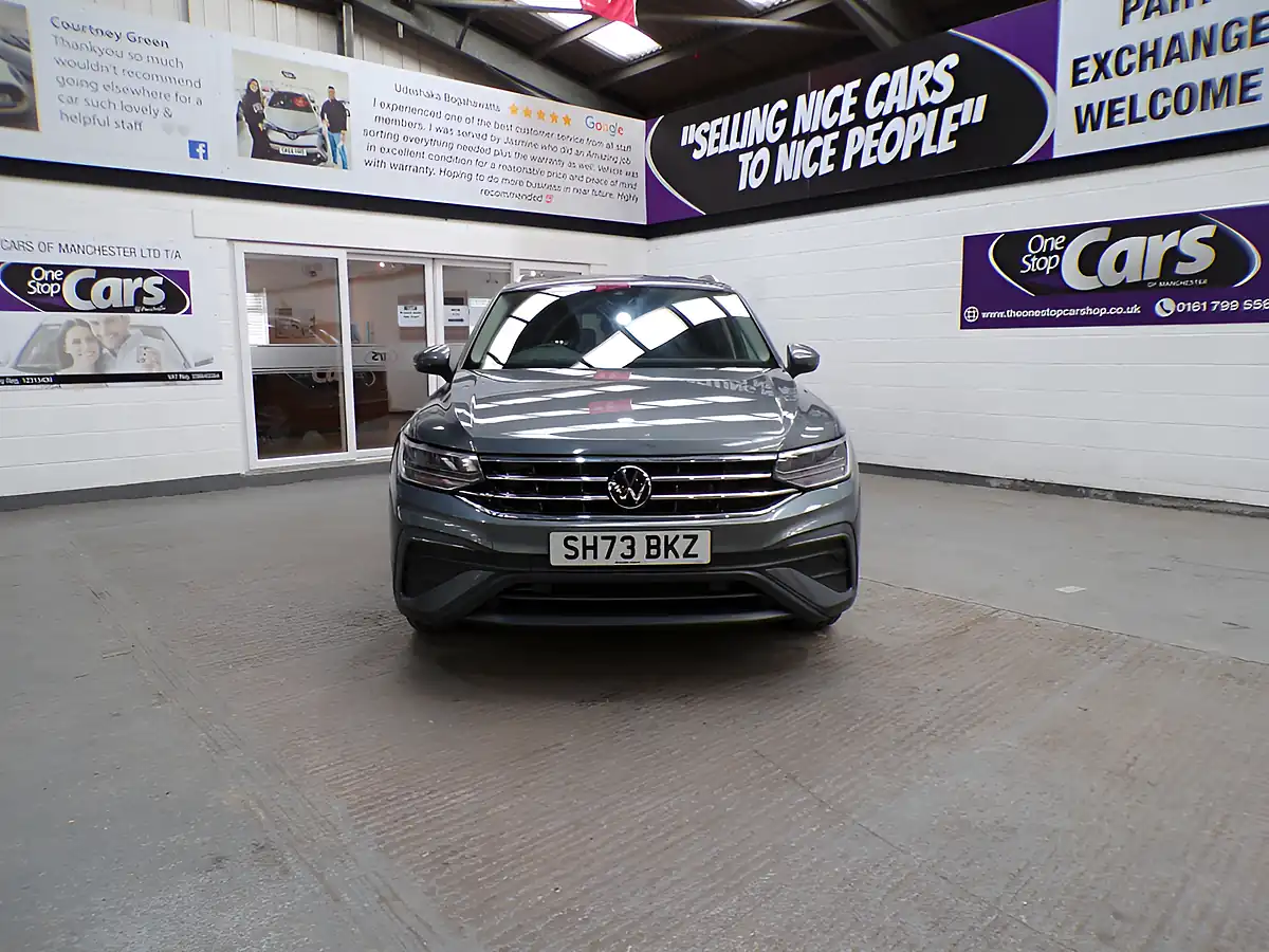 Used 2024 Volkswagen Tiguan Allspace Life Grey - Interior and Exterior details 3