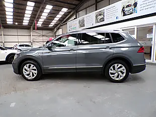 Used 2024 Volkswagen Tiguan Allspace Life Grey - Interior and Exterior details 5