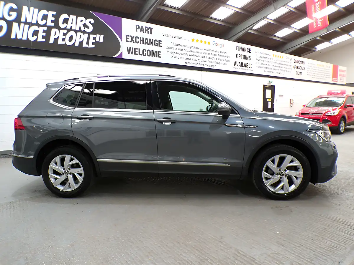 Used 2024 Volkswagen Tiguan Allspace Life Grey - Interior and Exterior details 9