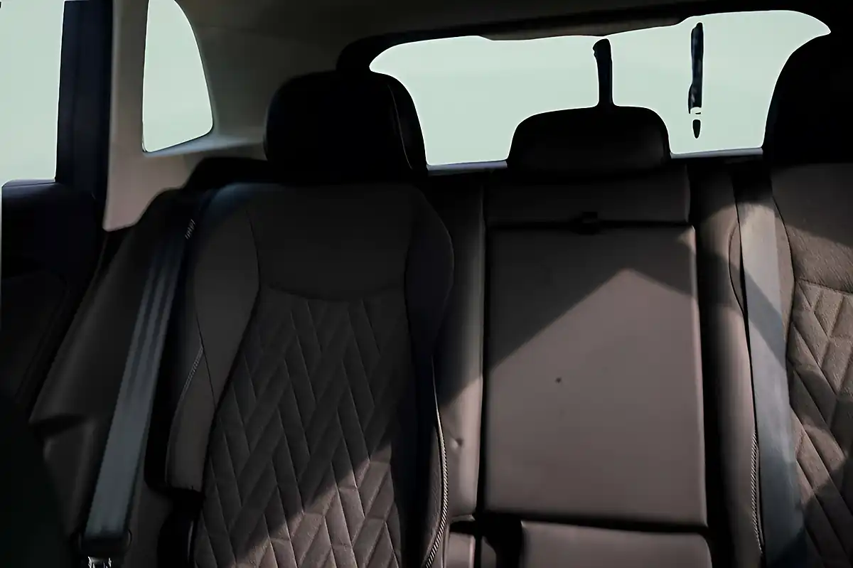 Used 2024 Volkswagen Tiguan Match Grey - Interior and Exterior details 10