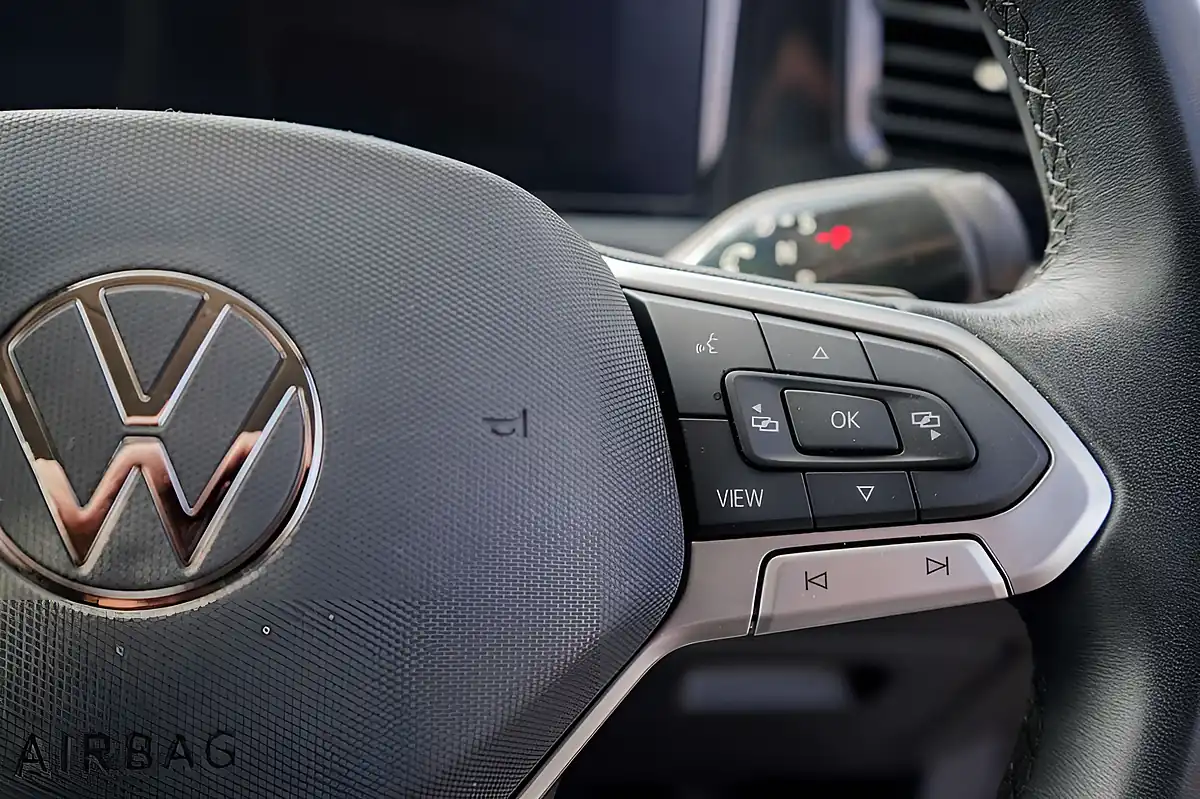 Used 2024 Volkswagen Tiguan Match Grey - Interior and Exterior details 13