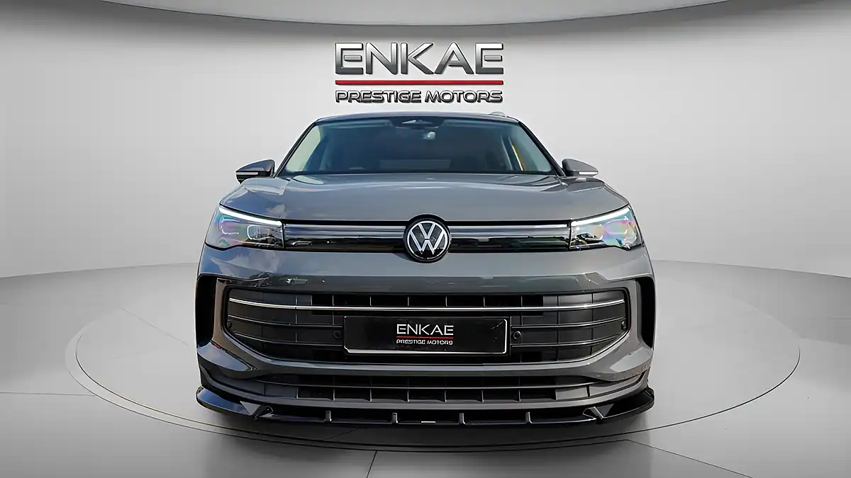 Used 2024 Volkswagen Tiguan Match Grey - Interior and Exterior details 7