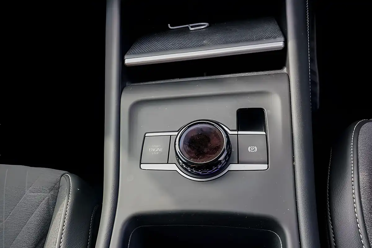 Used 2024 Volkswagen Tiguan Match Grey - Interior and Exterior details 8