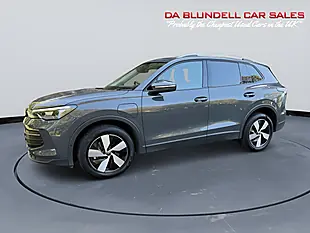 Used 2024 Volkswagen Tiguan Match Grey - Interior and Exterior details 12