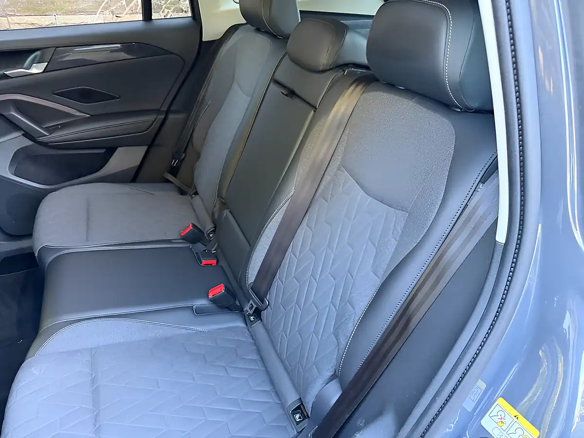 Used 2024 Volkswagen Tiguan Match Grey - Interior and Exterior details 16