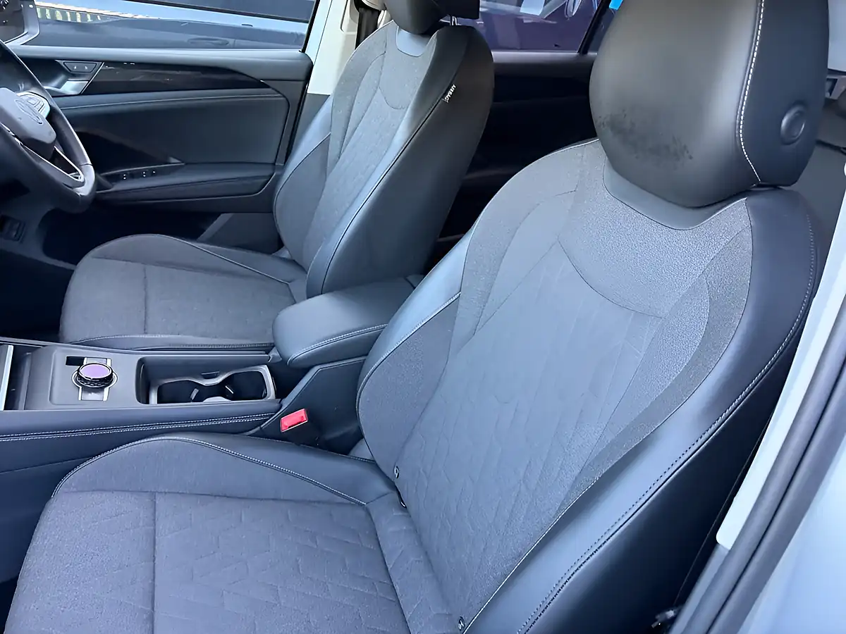 Used 2024 Volkswagen Tiguan Match Silver - Interior and Exterior details 15