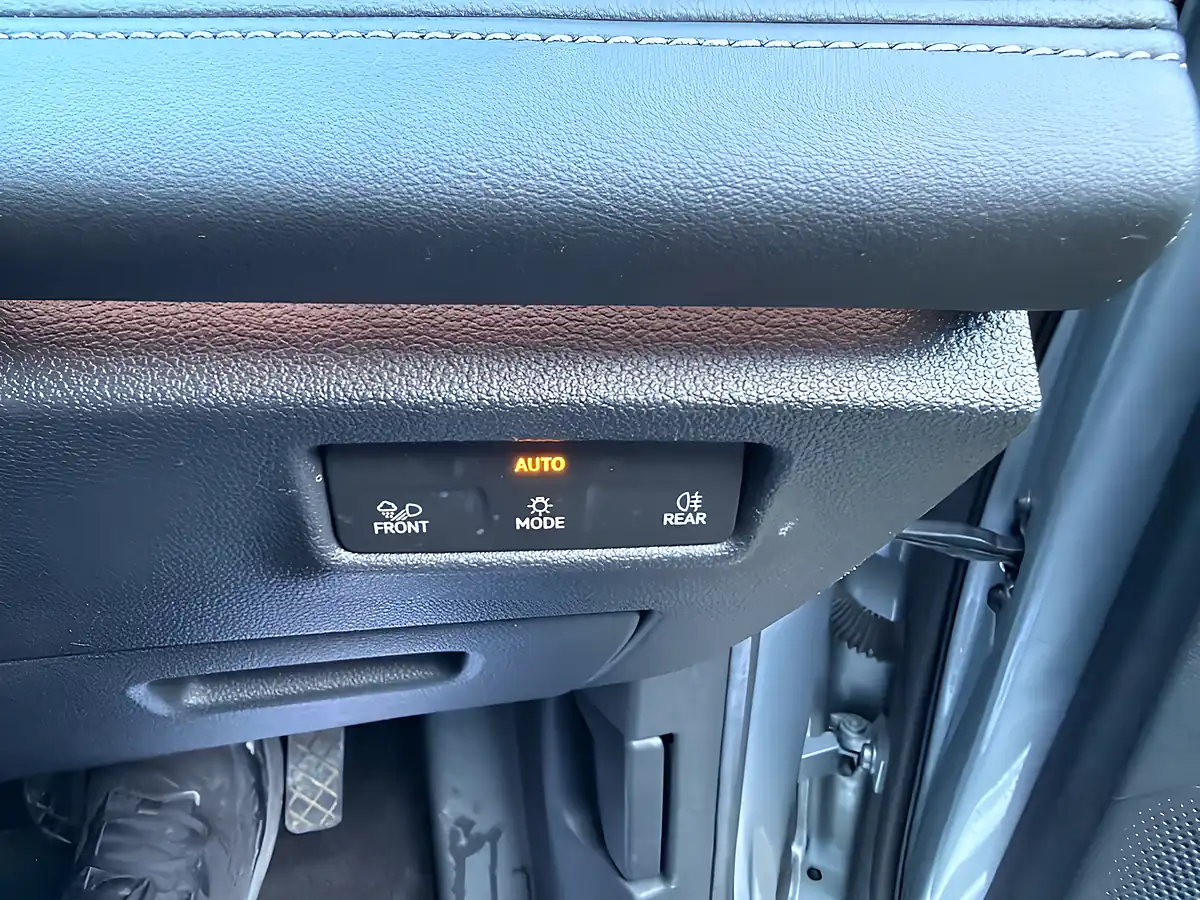 Used 2024 Volkswagen Tiguan Match Silver - Interior and Exterior details 16
