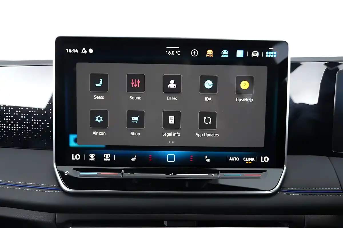 Used 2024 Volkswagen Tiguan R-Line Black - Interior and Exterior details 17