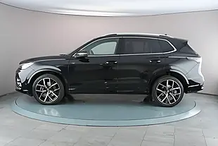 Used 2024 Volkswagen Tiguan R-Line Black - Interior and Exterior details 5