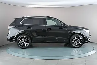 Used 2024 Volkswagen Tiguan R-Line Black - Interior and Exterior details 7
