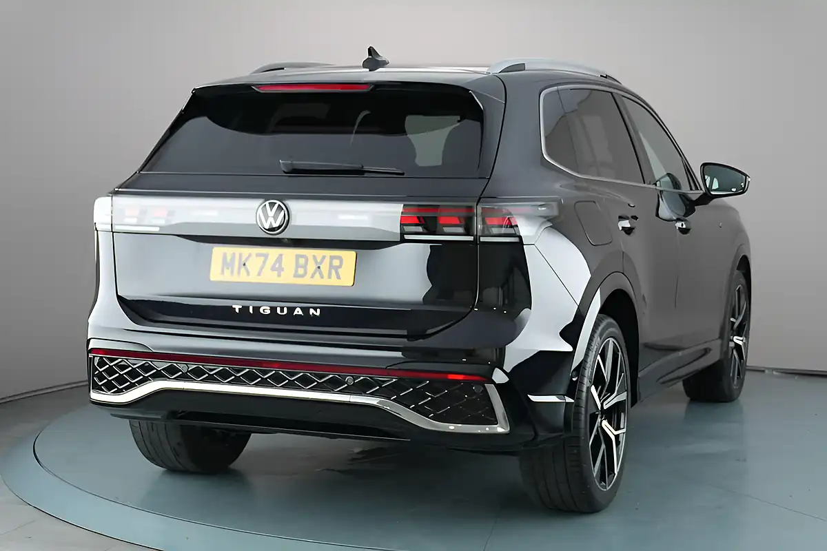 Used 2024 Volkswagen Tiguan R-Line Black - Interior and Exterior details 8