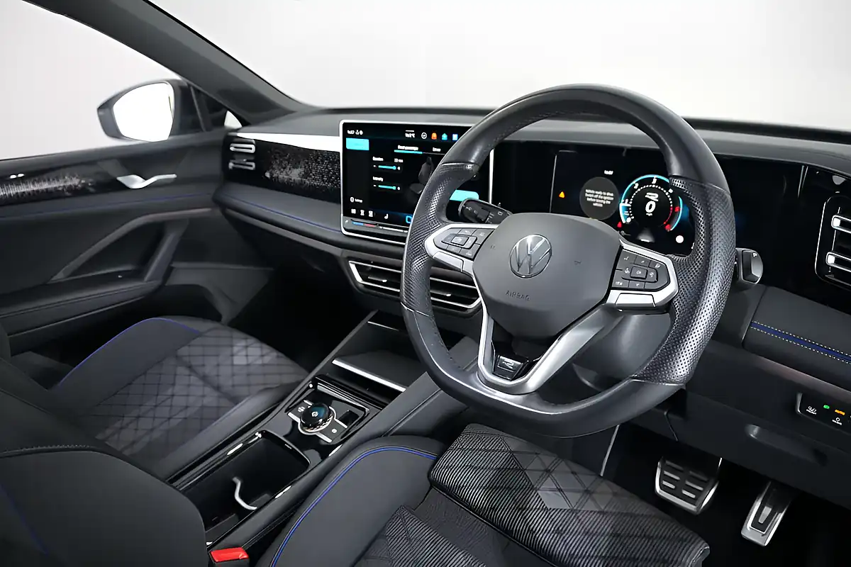 Used 2024 Volkswagen Tiguan R-Line Black - Interior and Exterior details 9