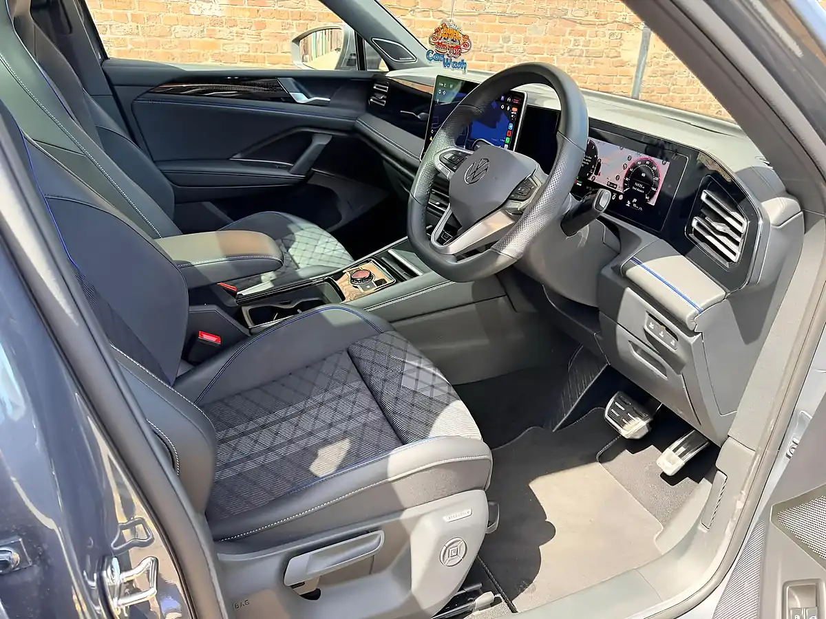 Used 2024 Volkswagen Tiguan R-Line Grey - Interior and Exterior details 6
