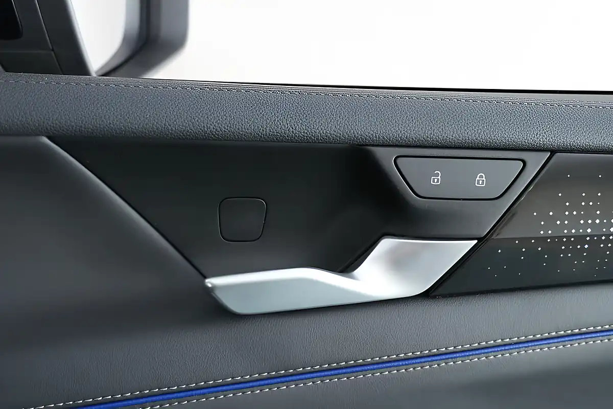Used 2024 Volkswagen Tiguan R-Line Grey - Interior and Exterior details 12