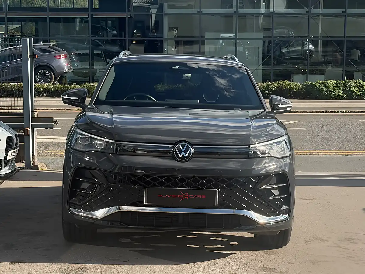 Used 2024 Volkswagen Tiguan R-Line Grey - Interior and Exterior details 4