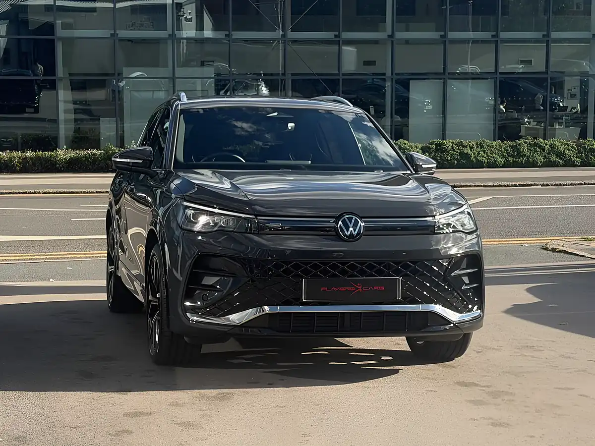 Used 2024 Volkswagen Tiguan R-Line Grey - Interior and Exterior details 6