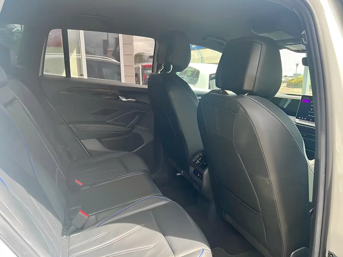 Used 2024 Volkswagen Tiguan R-Line White - Interior and Exterior details 11