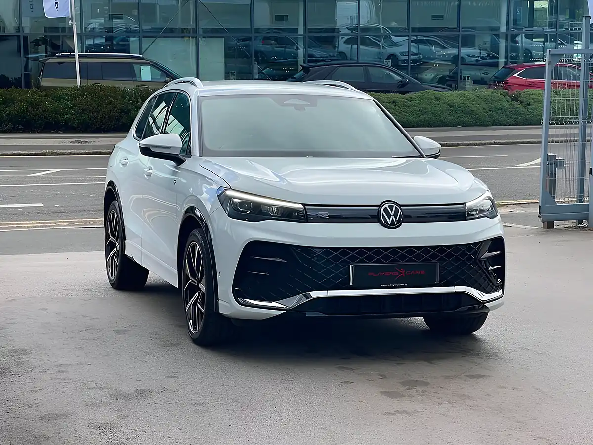 Used 2024 Volkswagen Tiguan R-Line White - Interior and Exterior details 6
